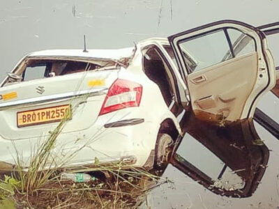 ड्राइवर को झपकी आई और गड्ढे में जा गिरी तेज रफ्तार कार, तीन लोगों की डूबने से मौत