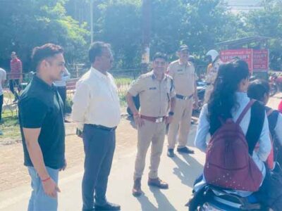 कलेक्टर तथा एसपी ने सड़क में उतरकर दिया हेलमेट लगाने का संदेश