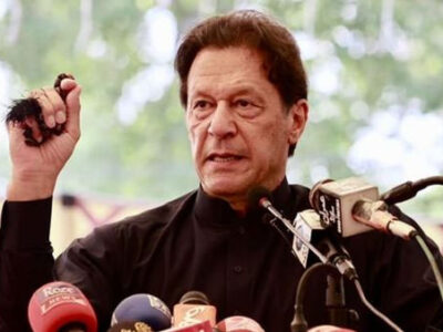 इमरान खान और पीटीआई के अन्य नेताओं पर मामला दर्ज, कभी भी हो सकती है पूर्व प्रधानमंत्री की गिरफ्तारी