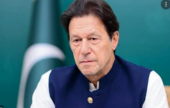 अपने आप को योग्य साबित करने के लिए इमरान खान को लड़नी होगी लंबी कानूनी लडा़ई