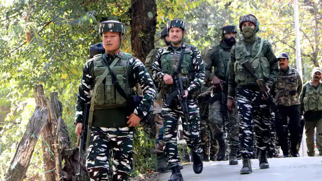 शोपियां एनकाउंटर में मारा गया हाइब्रिड आतंकी इमरान बशीर, साथी की गोली का हुआ शिकार