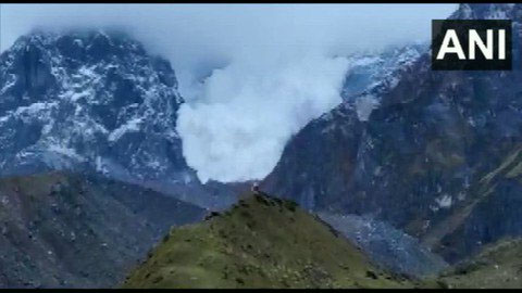 केदारनाथ में फिर भयानक हिमस्खलन, मंदिर पूरी तरह सुरक्षित