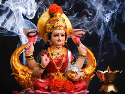 दिवाली पर माता लक्ष्मी की ऐसी तस्वीर या मूर्त न लाएं,होगा अपशगुन