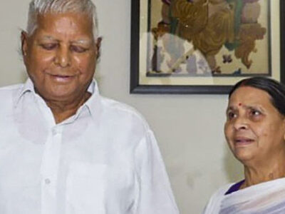 लालू यादव के खिलाफ सीबीआई ने दाखिल की चार्जशीट, राबड़ी देवी समेत 15 आरोपी