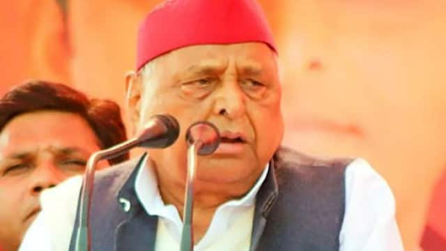 मुलायम सिंह यादवः पहलवानी से टीचिंग फिर राजनीति…3 बार सीएम, आठ बार विधायक, 7 बार सांसद