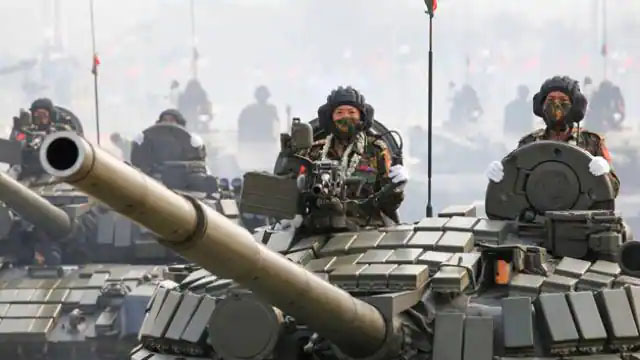 म्यांमार की सेना ने अपने ही लोगों पर कर दी एयर स्ट्राइक, 80 नागरिकों की मौत और 100 से ज्यादा घायल