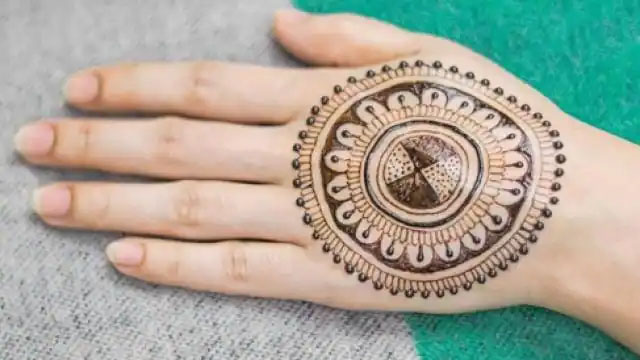 करवा चौथ पर मुस्लिम कलाकार से मेहंदी न लगवाएं हिंदू महिलाएं, BJP विधायक ने लगाया लव जिहद का आरोप