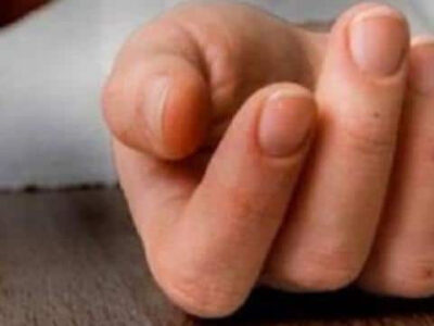 आगरा के दुर्गा पंडाल की उड़ी बिजली, भगदड़ में गर्भवती महिला की मौत