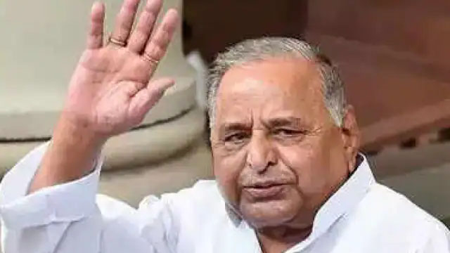 मुलायम सिंह यादव का निधन :छात्र राजनीति से रक्षामंत्री की कुर्सी तक पहुंचे