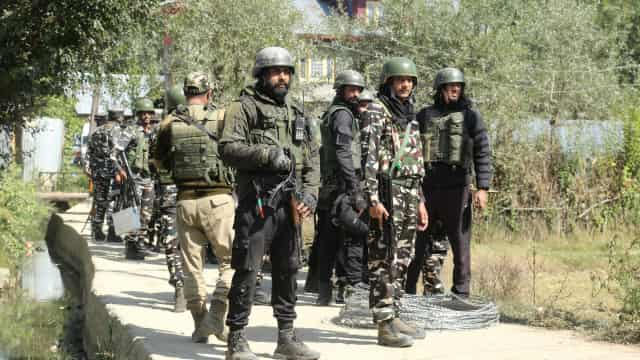 पाकिस्तान का नया पैंतरा, कश्मीर में अफगान आतंकियों की घुसपैठ की फिराक में ISI