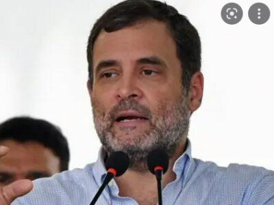 संविधान के बिना तिरंगे का कोई कीमत नहीं : राहुल गांधी