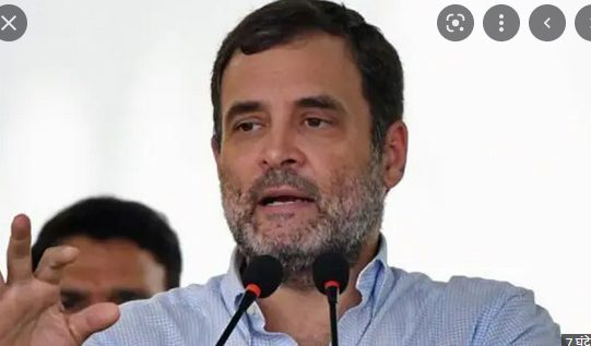 संविधान के बिना तिरंगे का कोई कीमत नहीं : राहुल गांधी