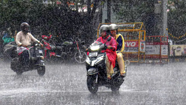 IMD Rain Alert: बारिश बिगाड़ेगी दिवाली की रौनक कई राज्यों में