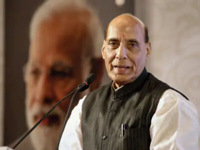 राजनाथ सिंह ने महात्मा गांधी से की PM मोदी की तुलना, कहा- समझते हैं जनता की नब्ज