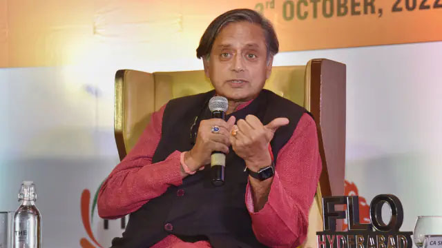 क्या मल्लिकार्जुन खड़गे के खिलाफ जाने से डरे कांग्रेसी? TN में 710 डेलीगेट्स, शशि थरूर से मिले केवल 12