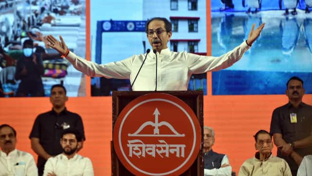 धनुष-बाण पहला नहीं, कभी रेल इंजन, कभी ढाल-तलवार; शिवसेना का पुराना है चिह्न का इतिहास