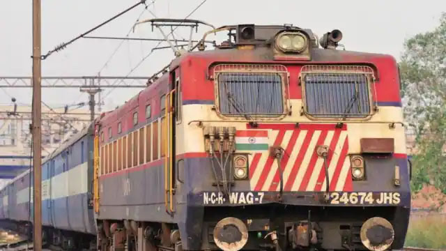 दिवाली और छठ के लिए रेलवे का बड़ा ऐलान, 179 स्पेशल ट्रेनों में बुक करें अपनी टिकट