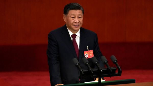 शी जिनपिंग की ताजपोशी से पहले चीन बना किला