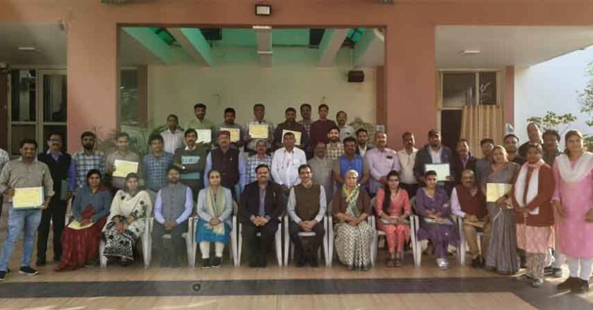 जीवन को आनंद उत्‍सव की तरह जीयें, आनंद संस्थान में हुआ खाद्य अधिकारी-कर्मचारियों का प्रशिक्षण