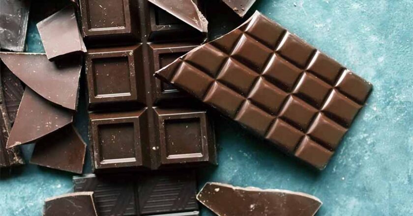 चॉकलेट खाने के हैं कई फायदे