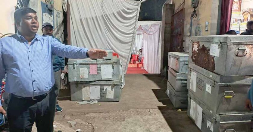जनकपुर एवं झगराखाण्ड की ईवीएम कमिशनिंग प्रक्रिया पूरी कर मतदान केंद्रों के लिए भेजा गया