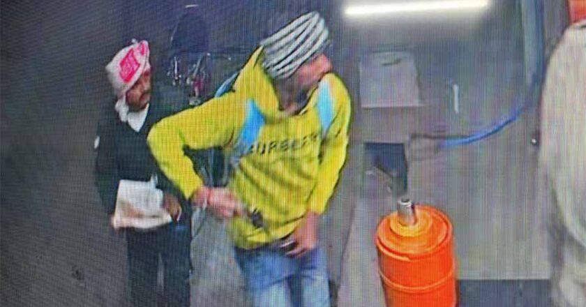 भिंड आनंद ज्वेलर्स मे अज्ञात बदमाशों ने की लूट, तीन हथियारबंद बदमाशों ने की वारदात सीसीटीवी में कैद