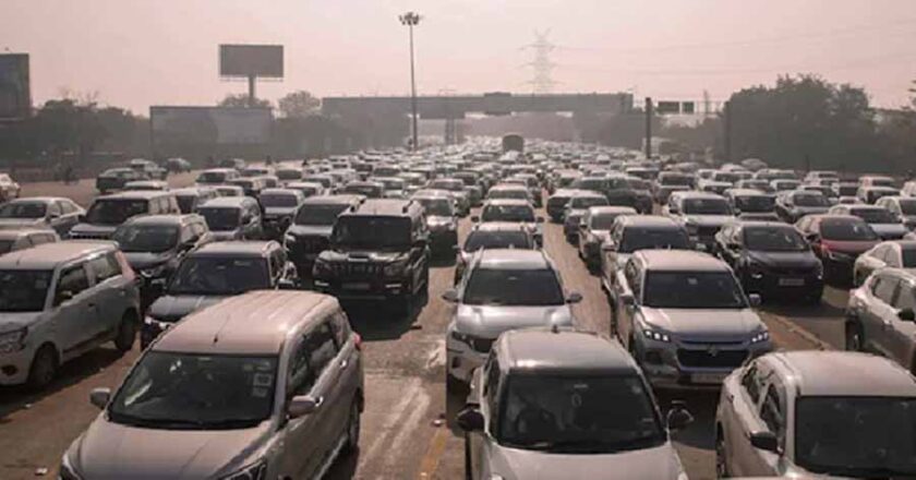 किसानों ने इंदिरा गांधी नहर से अतिरिक्त सिंचाई पानी की मांग को लेकर राष्ट्रीय राजमार्गों पर किया चक्का जाम