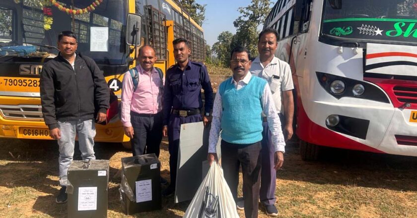 खड़गवां में त्रिस्तरीय पंचायत निर्वाचन 2025 के मतदान दल रवाना