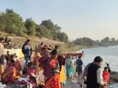 शिप्रा में माघी पूर्णिमा पर लगी आस्था की डुबकी, आज सैकड़ों स्थान पर गाड़ा जाएगा होली का डांडा