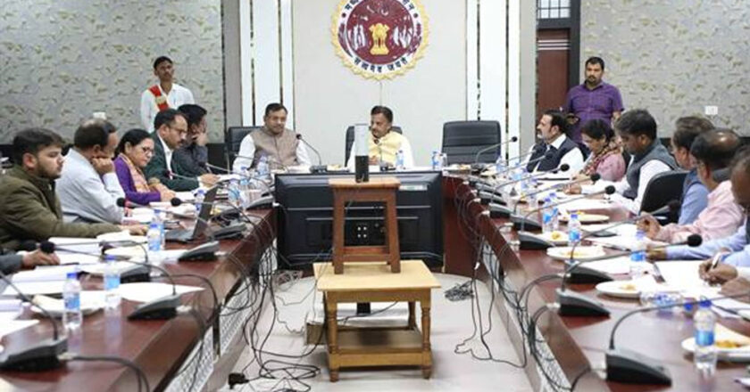 मातृ मृत्यु दर व शिशु मृत्यु दर में कमी के लिये समन्वित प्रयास आवश्यक – उप मुख्यमंत्री शुक्ल