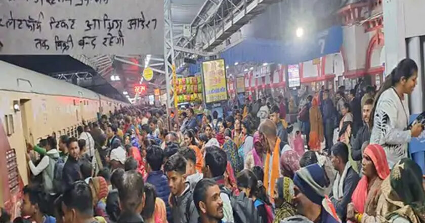 मध्यप्रदेश के रेलवे स्टेशन पर होने वाली अनावश्यक भीड़ को रोकने के लिए 28 फरवरी तक प्लेटफॉर्म टिकट बिक्री पर रोक