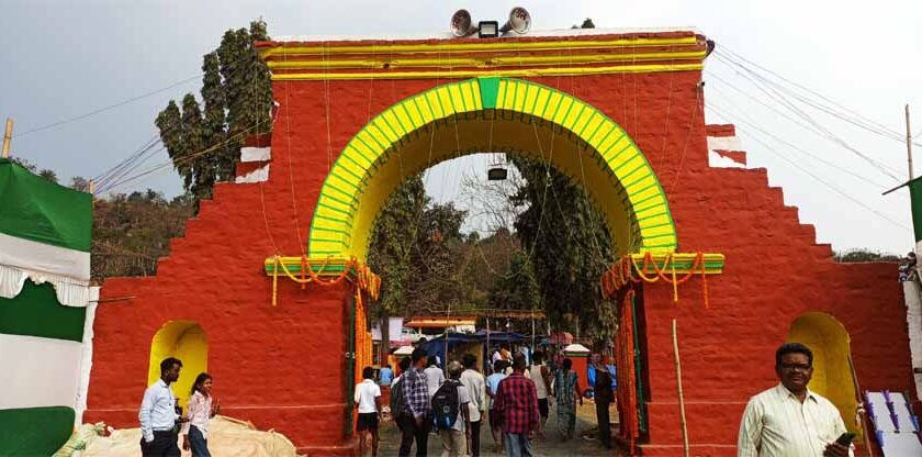 झारखंड का प्रसिद्ध राजकीय जनजातीय हिजला मेला शुरू, आदिवासी समाज के लोग हुए शामिल