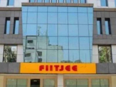 नोएडा पुलिस ने FITJEE के मालिक दिनेश गोयल सहित 8 लोगों पर दर्ज किया मुकदमा