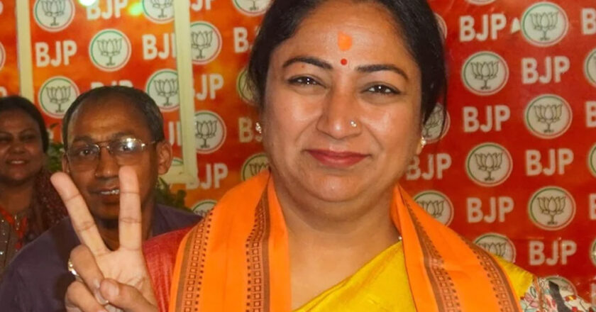 शपथ से पहले बोलीं रेखा गुप्ता  ‘मैं शीशमहल में नहीं रहूंगी…’, विजेंद्र गुप्ता होंगे स्पीकर… रामलीला मैदान में भव्य तैयारी