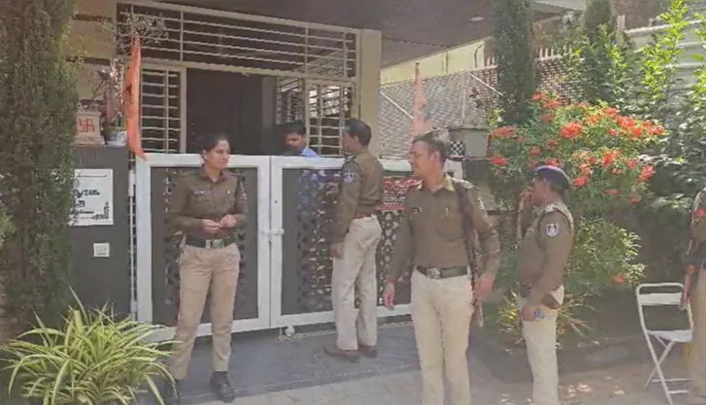 इंदौर के निलंबित अफसर के घर EOW का छापा, आय से अधिक संपत्ति का मामला