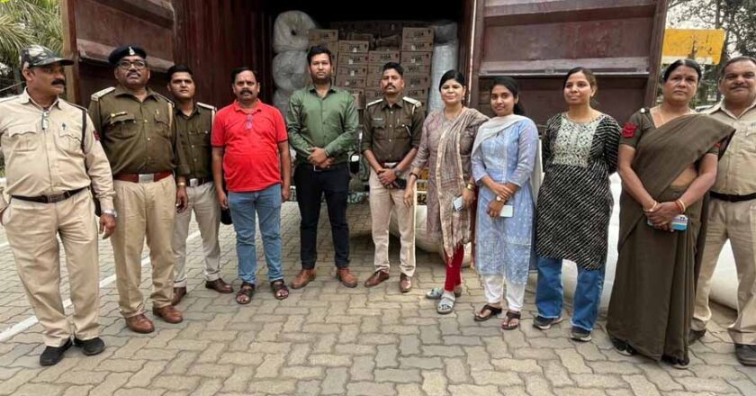 आबकारी विभाग की टीम ने पकड़ा शराब का जखीरा,  700 पेटी जब्त