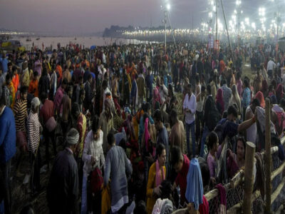 प्रयागराज महाकुंभ में बसंत पंचमी पर उमड़ी श्रद्धालुओं की भीड़, सुबह 8 बजे तक 62 लाख ने लगाई पुण्य की डुबकी