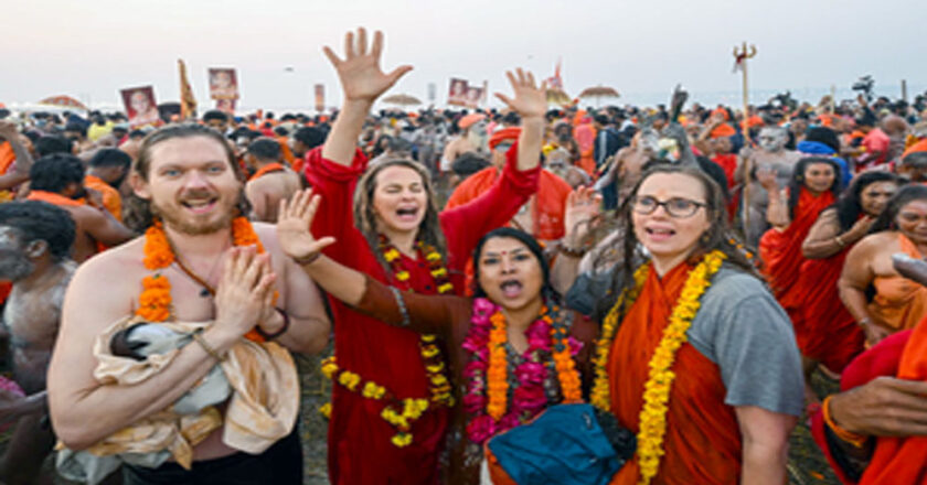 बसंत पंचमी पर महाकुम्भ में भारत के हर राज्य और हर जाति लोगों ने एक साथ संगम में अमृत स्नान किया