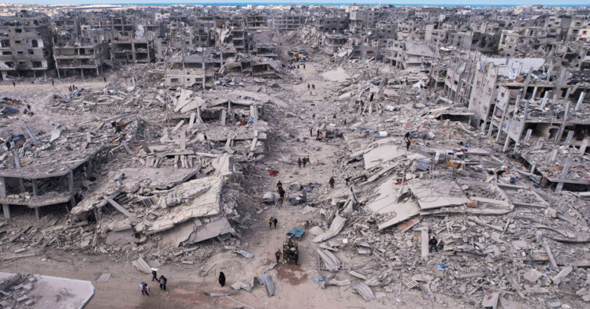 गाजा से मलबा साफ करने में लग सकते हैं 21 साल, पट्टी में 23 लाख फिलिस्तीनी रहते हैं