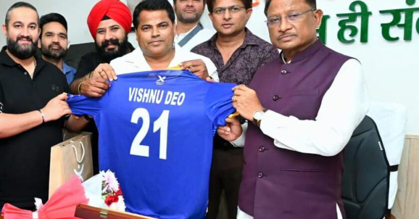 रायपुर : मुख्यमंत्री विष्णुदेव साय से मिली लीजेन्ड 90 की आयोजन समिति