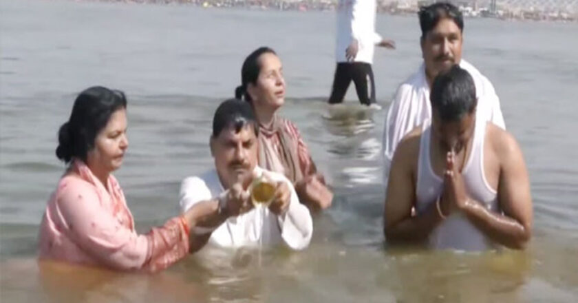 मोहन यादव और भजनलाल ने एक साथ महाकुंभ में किया स्नान, दिल्ली चुनाव की जीत पर पीएम मोदी को बधाई