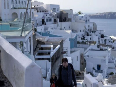 सेंटोरिनी में लगातार आ रहे हैं भूकंप, दो हफ्ते में 7,700 बार भूकंप के झटके,  प्रधानमंत्री ने की लोगों से शांति की अपील