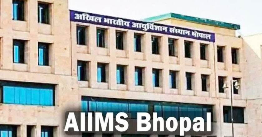 एम्स ने अत्यंत दुर्लभ सर्जरी हुई, मरीज की आंख से निकला 1 इंच लंबा परजीवी