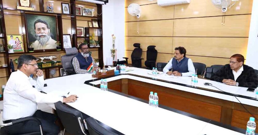 झारखण्ड-मुख्यमंत्री हेमन्त सोरेन ने स्वास्थ्य अधिकारियों की ली बैठक, जीबीएस बीमारी की रोकथाम की जानी तैयारियां