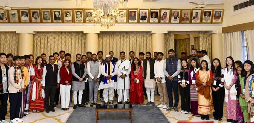 राजस्थान-राज्यपाल से मिले नॉर्थ ईस्ट के विद्यार्थी, विकसित भारत में भागीदारी का किया आह्वान