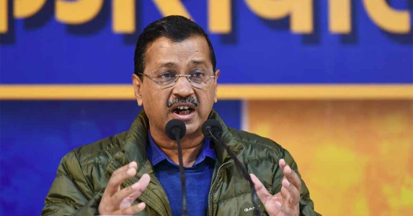 अरविंद केजरीवाल ने मुख्य चुनाव आयुक्त को पत्र लिख की शिकायत, हमारे कार्यकर्ताओं को BJP वाले धमका रहे