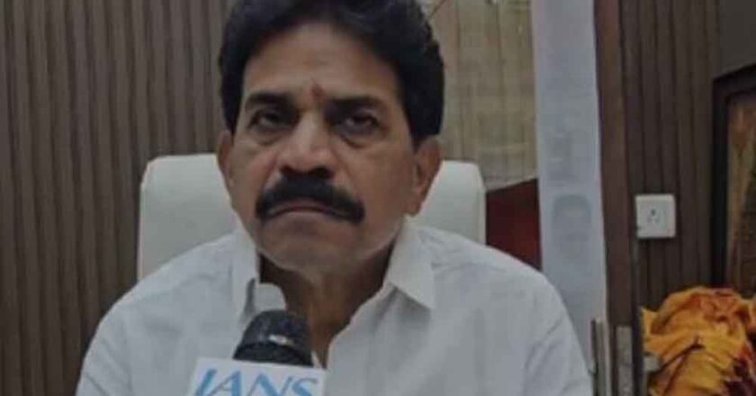 मतदान संपन्न होने के बाद आर. तमिल सेल्वन ने कहा- केजरीवाल नहीं जीतेंगे चुनाव, दोबारा जाएंगे जेल