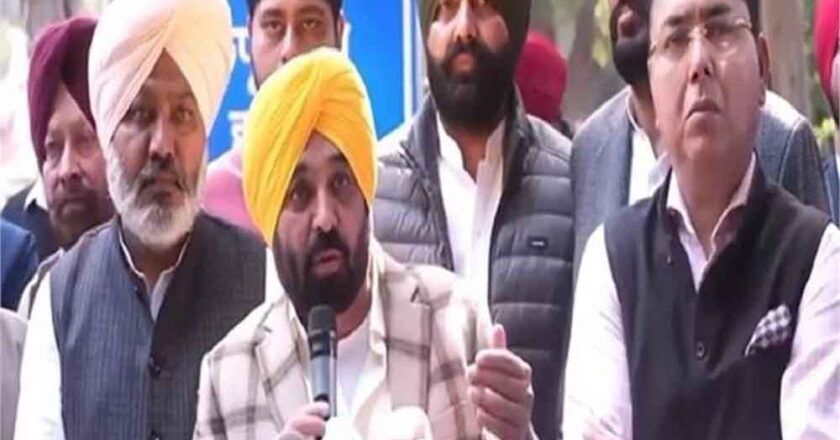 केजरीवाल से मीटिंग के बाद बोले सीएम मान- पंजाब को एक आदर्श राज्य बनाकर देश के सामने पेश करेंगे