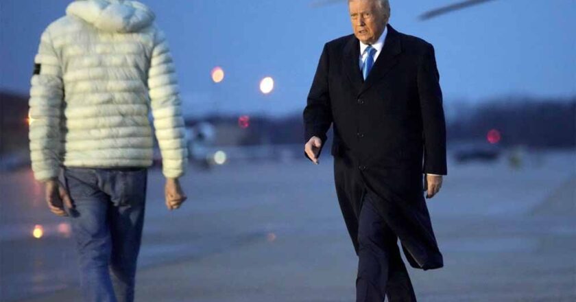 मैक्सिको और चीन पर आज से अमेरिका टैरिफ लगाने जा रहा, कनाडा और मैक्सिको से आयात पर 25 प्रतिशत टैरिफ लगेगा