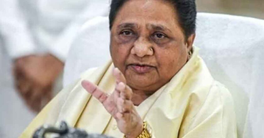 मायावती ने आकाश आनंद के ससुर अशोक सिद्धार्त समेत दो बड़े नेताओं को बसपा से निकाला